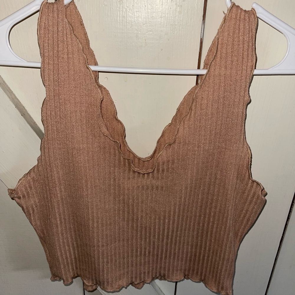Beige crop tank top